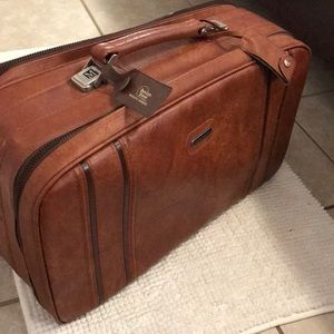 Vintage Samsonite Travel suitcase.